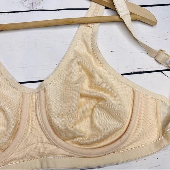 Breezies cream ivory bra 38D - Picture 11 of 13